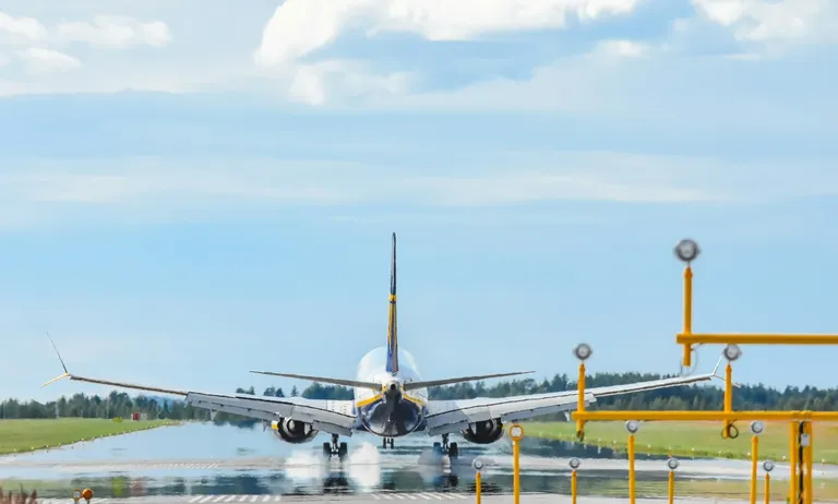 Flugzeug zum Stickstoff transportieren